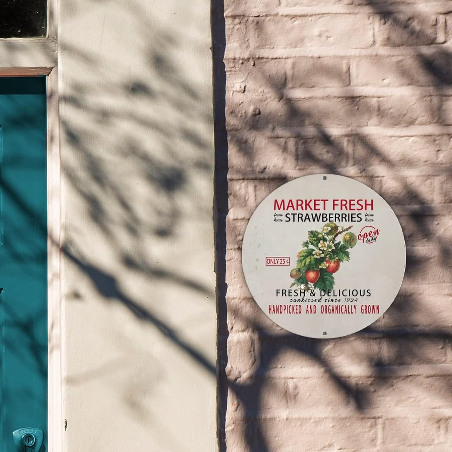 Market Fresh Strawberries Round Metal Tin Sign Decor