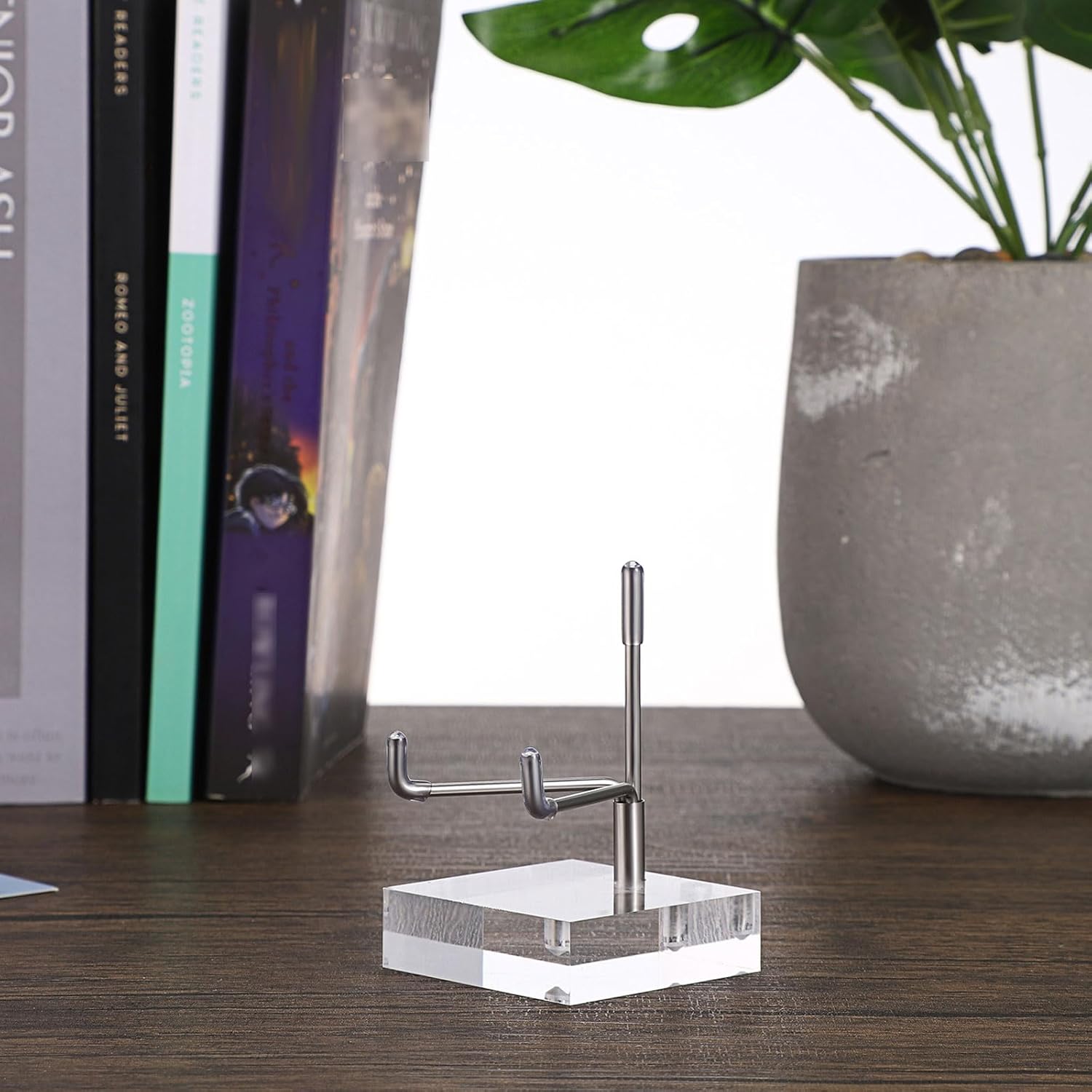 Hipiwe 2 Pcs Clear Acrylic Display Stand Holder with Adjustable Metal Arms Easel