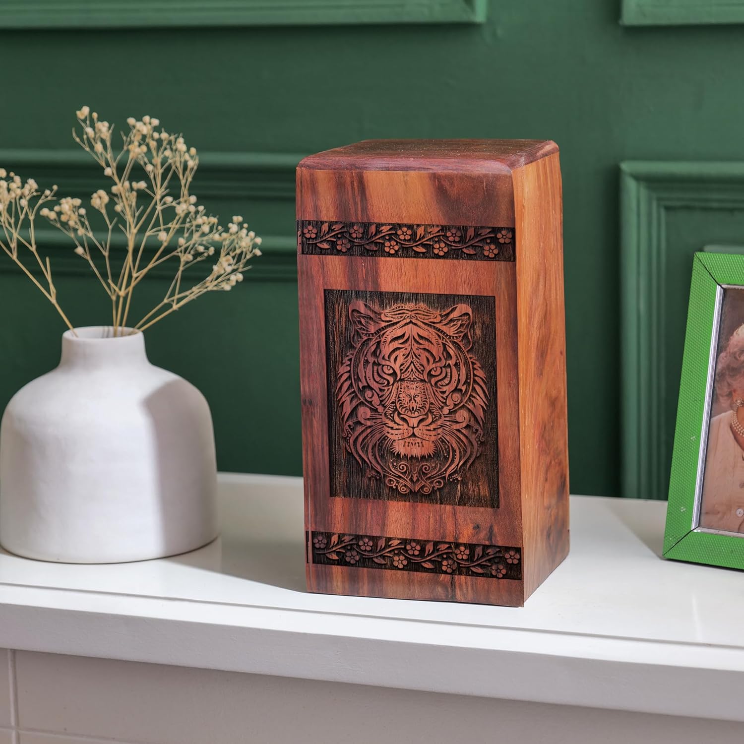 KARYLIZ Tiger Wood Cremation Urn 10 Inch